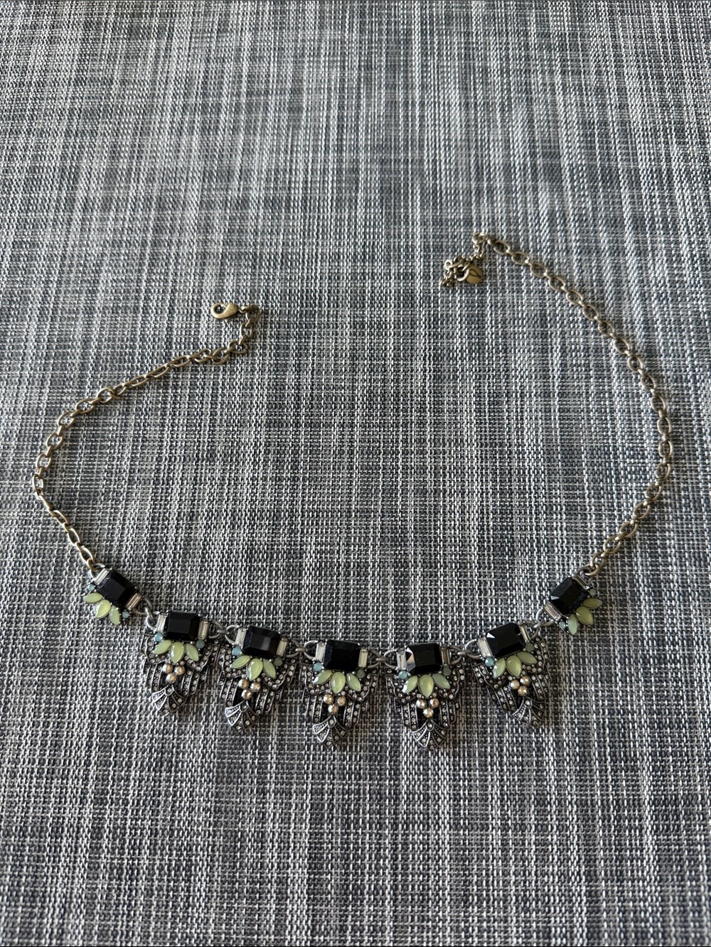 Chloe and Isabel dressy glam collar statement necklace 20” GUC